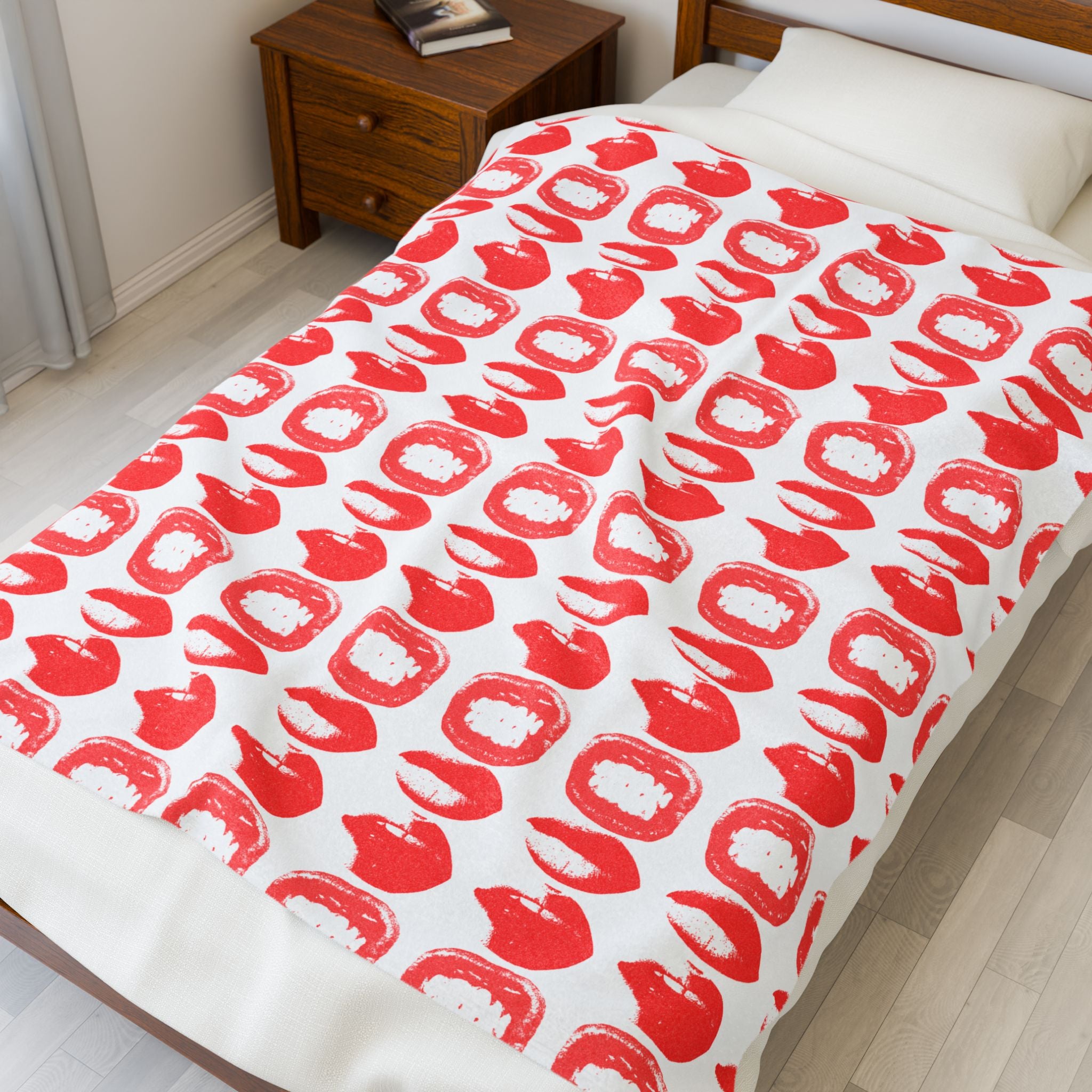 Cozy Velveteen Plush Blanket with Playful Lip Design